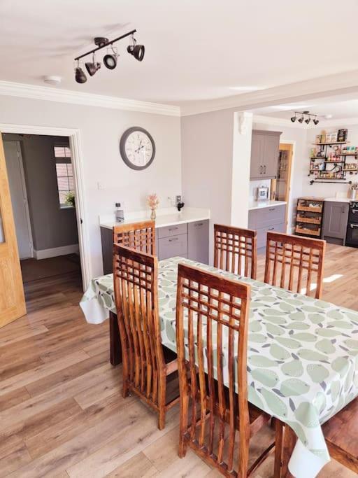 Stunning 5 Bedroom House On The River Wensum, Sleeps 19 Norwich Eksteriør billede